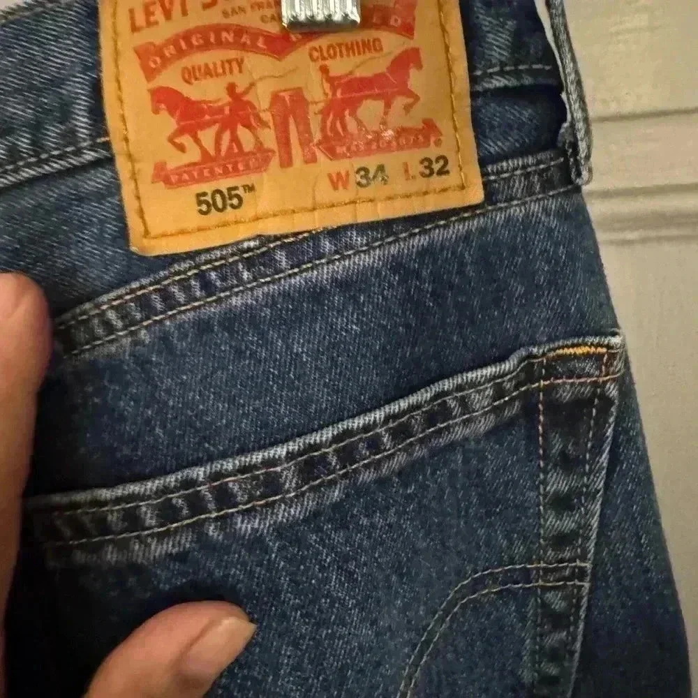 Levi’s men’s 505 jeans size 34 x 32 perfect condition